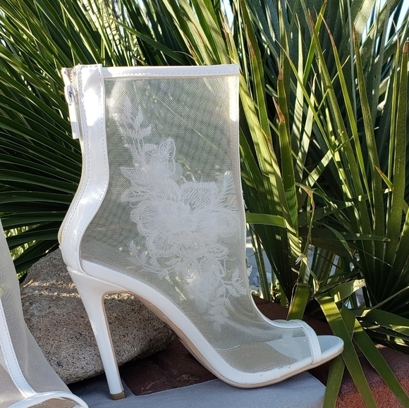 Bridal‎ Booties for the Boho Wilderness - Picture 5 of 11